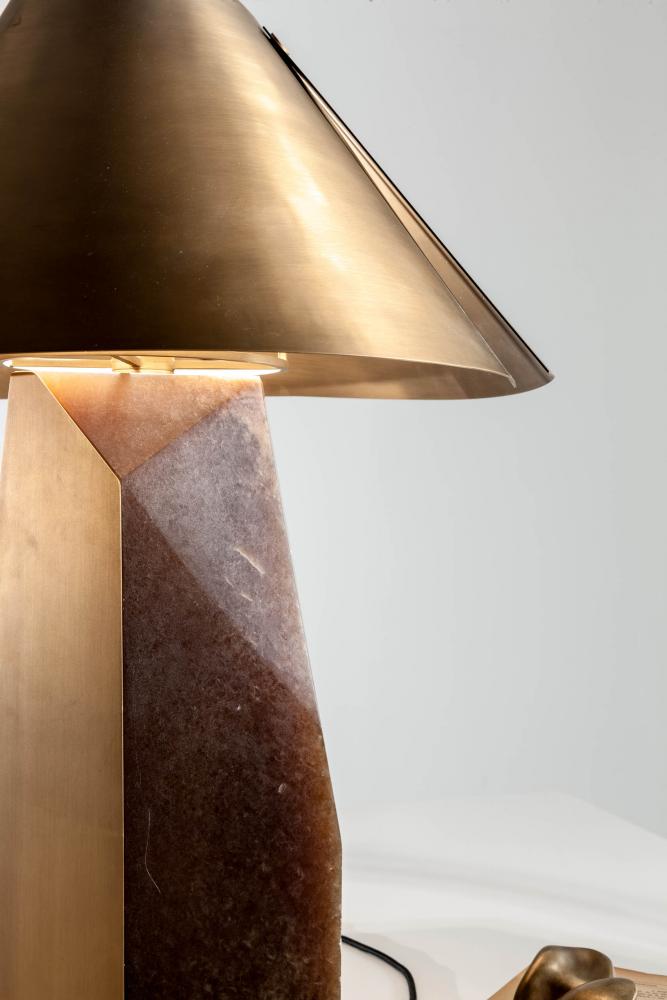 Table lamp with Alabaster base and brass lampshade