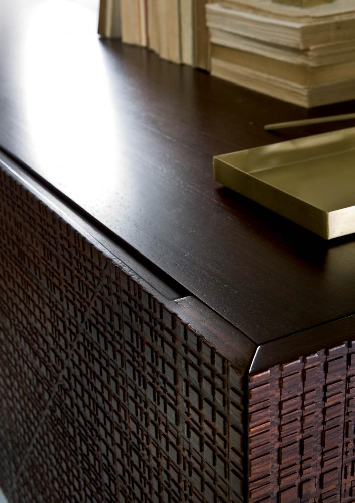 Luxury chest of drawers with Maxima textured wood surface in rosewood finish
