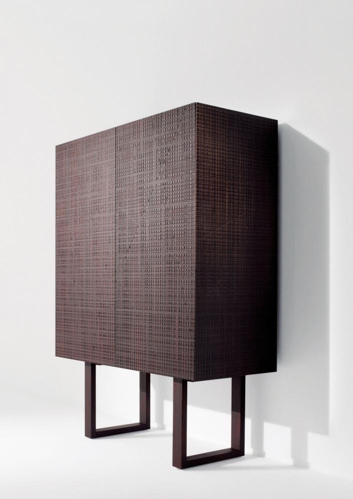 Modern high sideboard in carved wood with Maxima pattern