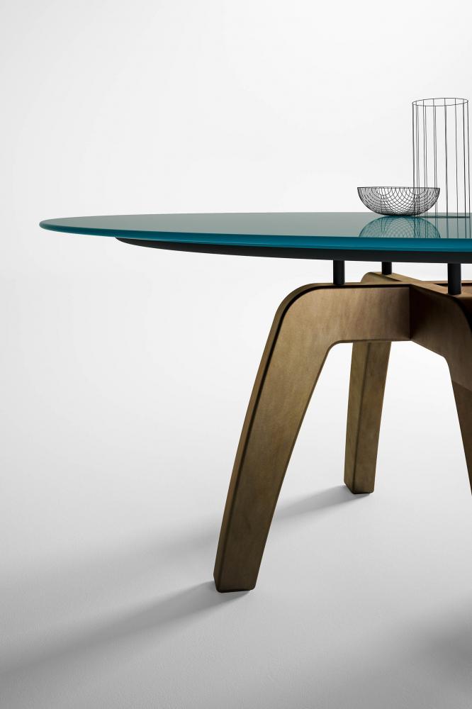 laurameroni feel rounded design table in wood and glossy lacquered finish
