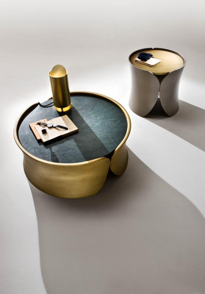 laurameroni hugs modern design round low tables in brass colour lacquered wood with marble top