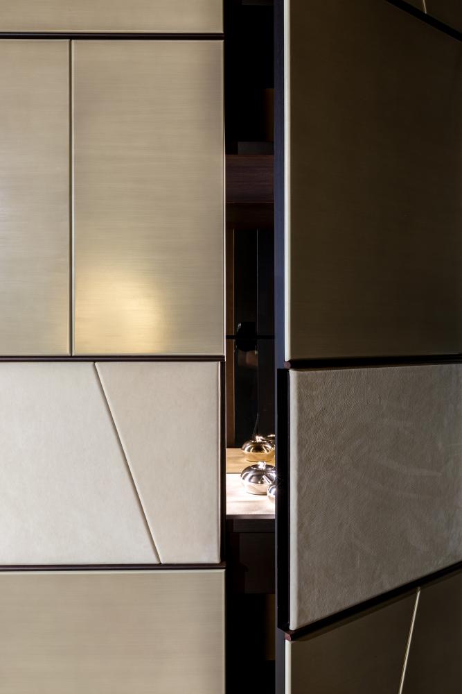 Laurameroni wall panels and custom integrated day cabinets in interni showroom interior design