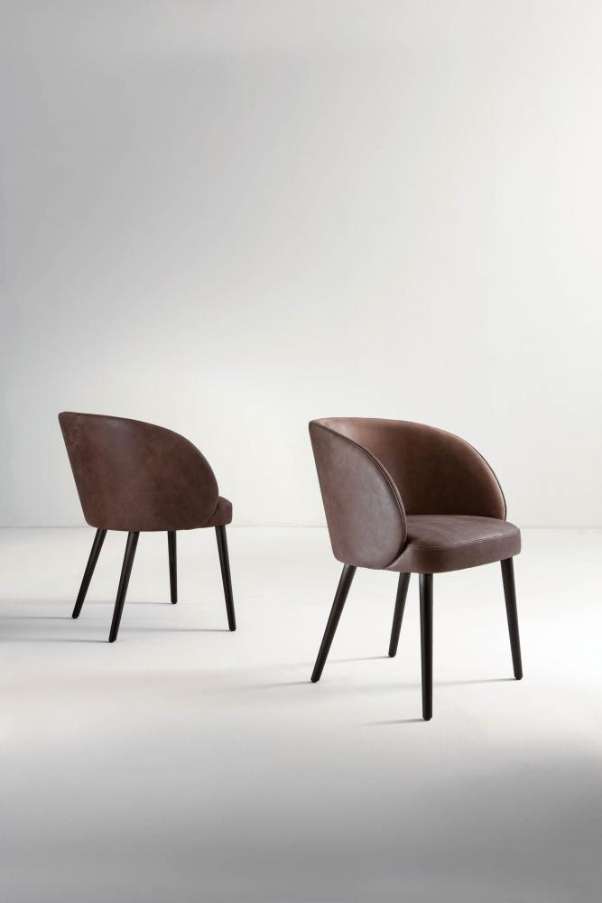 Minimal modern Laurameroni chair in precious brown savana leather