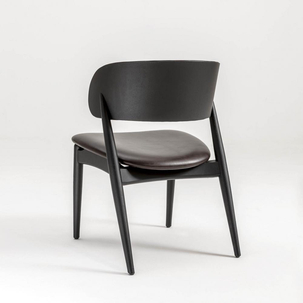 laurameroni modern minimal customizable black chair lv 105
